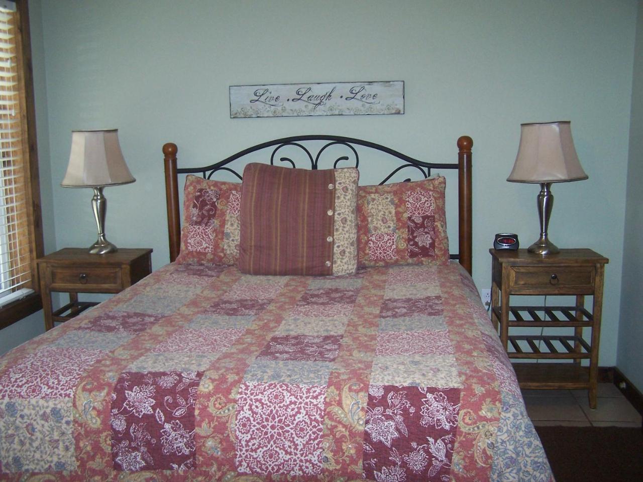 Blanco County Inn & Guesthouses Exterior photo