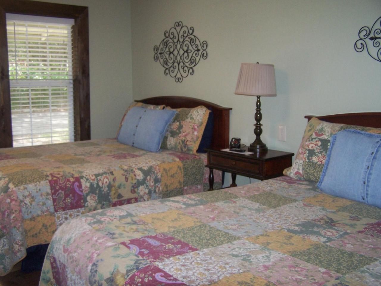 Blanco County Inn & Guesthouses Exterior photo