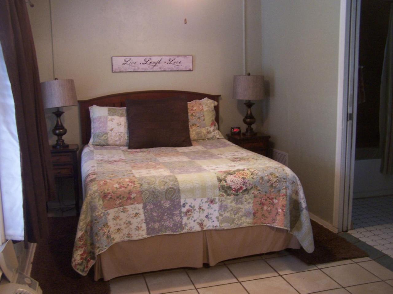 Blanco County Inn & Guesthouses Exterior photo
