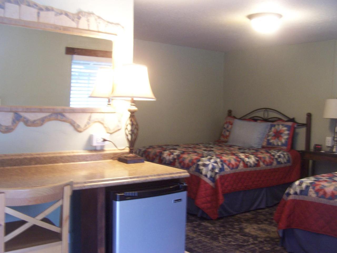 Blanco County Inn & Guesthouses Exterior photo